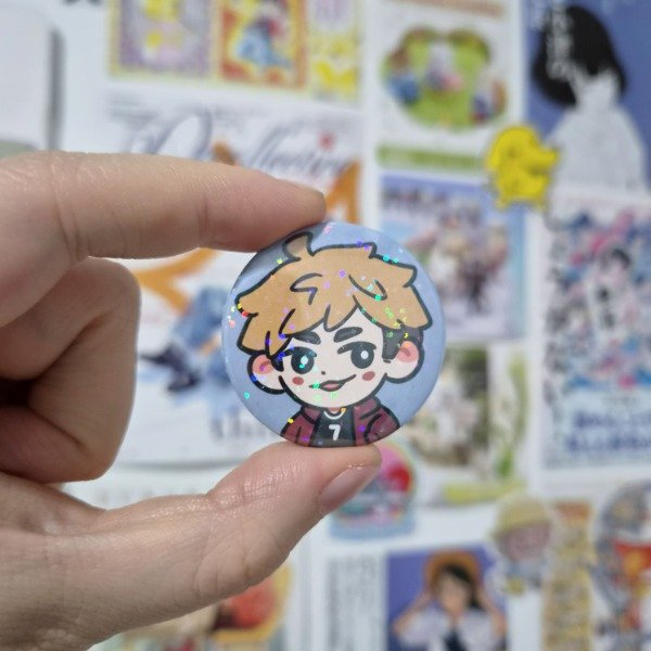 Producto - Pin holográfico Atsumu