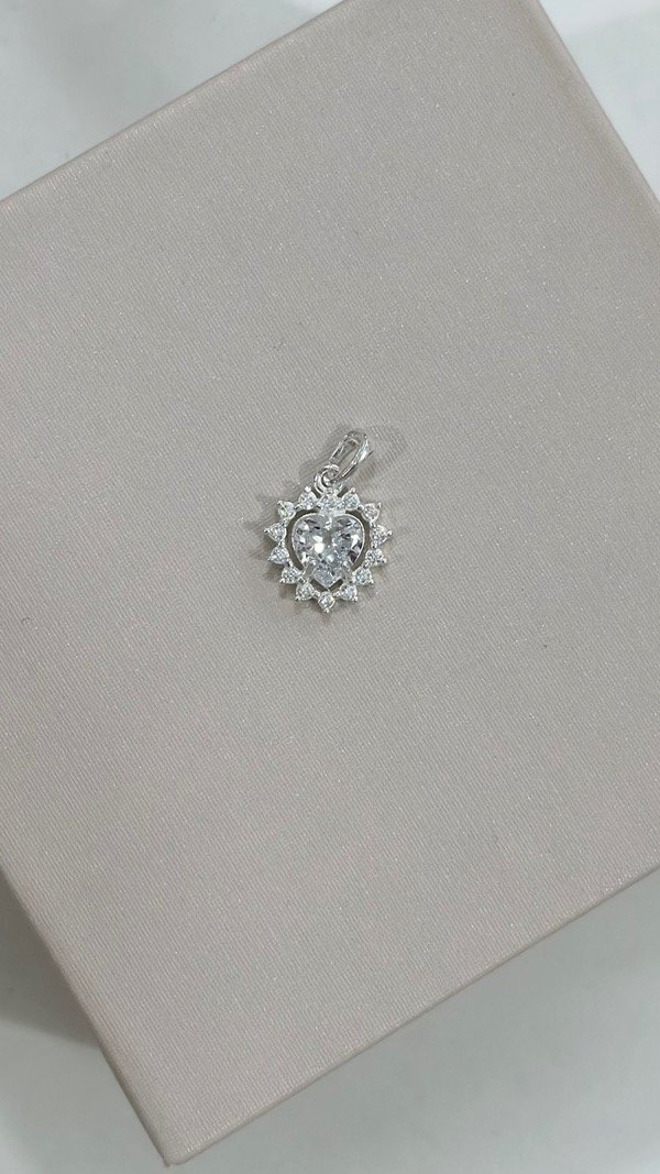 Producto - Dije corazón trabajado en micropave plata 900
