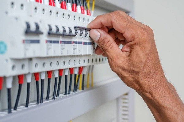 Producto - MANTENIMIENTO E INSTALACIONES ELECTRICAS