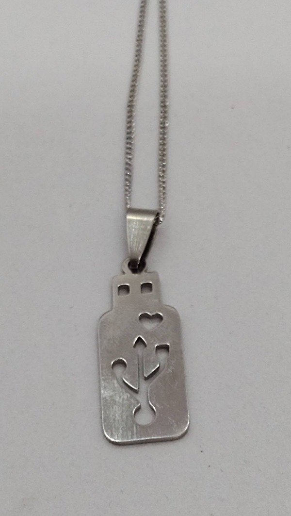 Producto - Dije de Pendrive