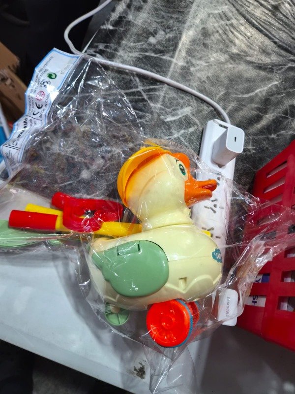 Producto - Pato abre alas con ruedas arrastre