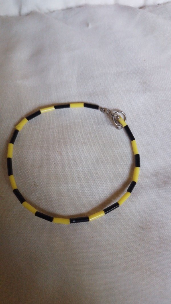 Producto - Pulsera negro y amarillo