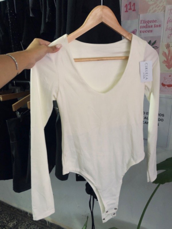 Producto - Basik white