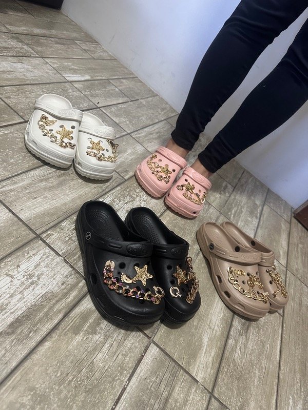 Producto - CROCS PIN IMPORTADA