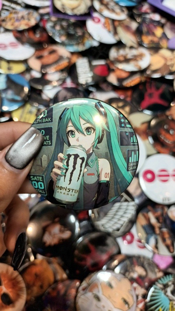 Producto - Pin Miku Monster