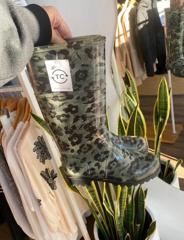 Producto - Botas de lluvia animal print verdes talle 36