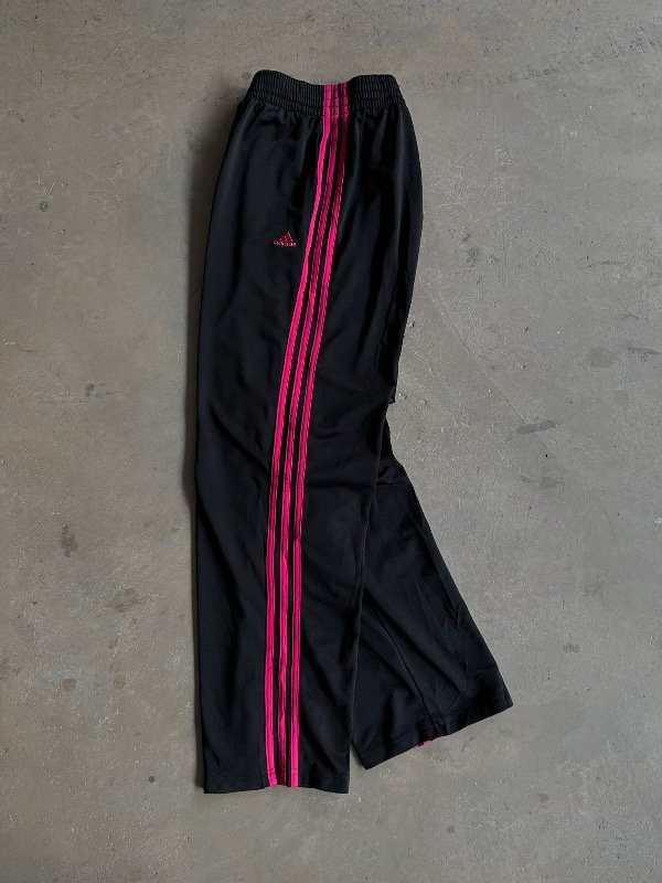 Producto - PANTALÓN DE ACETATO ADIDAS TRES TIRAS NEGRO Y ROSA (M)