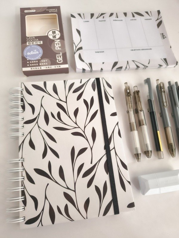 Producto - Combo cuaderno + organizador semanal + accesorios - Negro - 1
