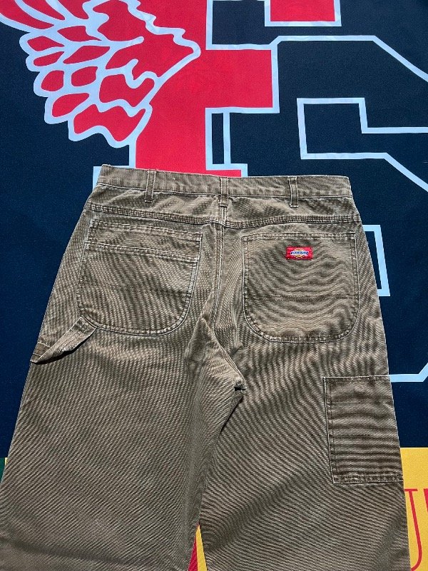 Producto - Pantalón carpintero Dickies marrón claro. Talle 44