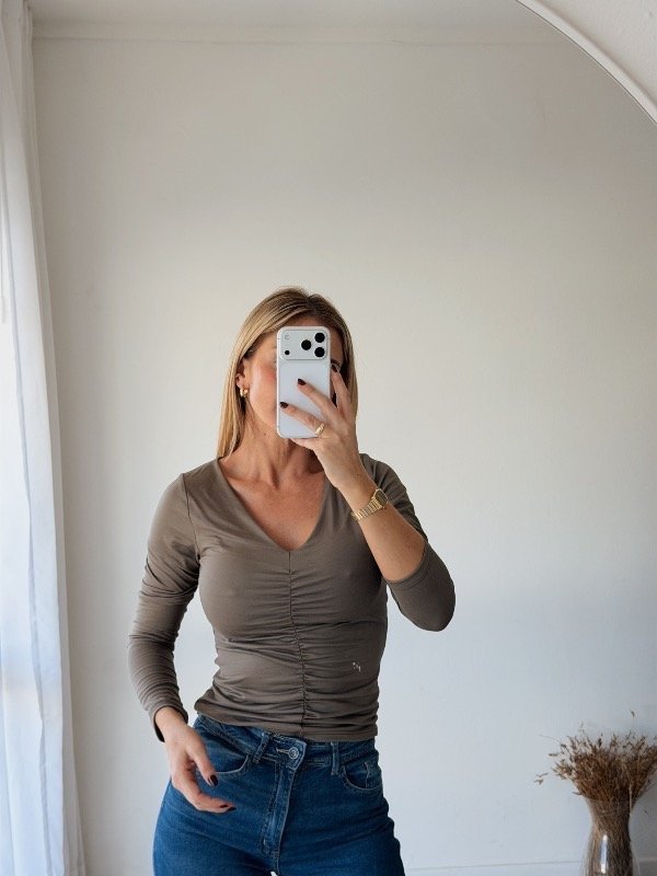Producto - REMERA SOFT MANGA LARGA FRUNCE