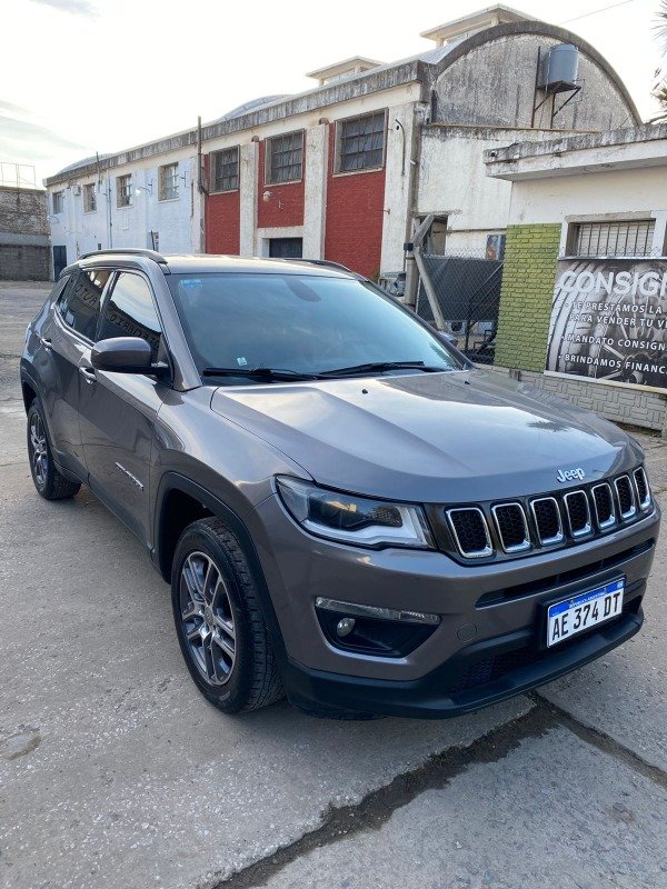 Producto - Jeep Compass Sport 2.4 MT 2020