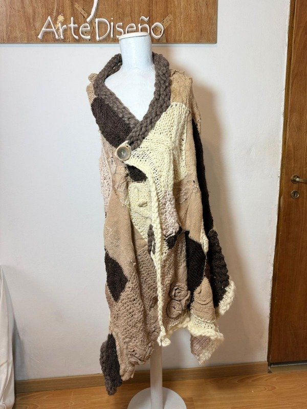 Producto - Pashmina chal XL VISÓN con botón de cerámica