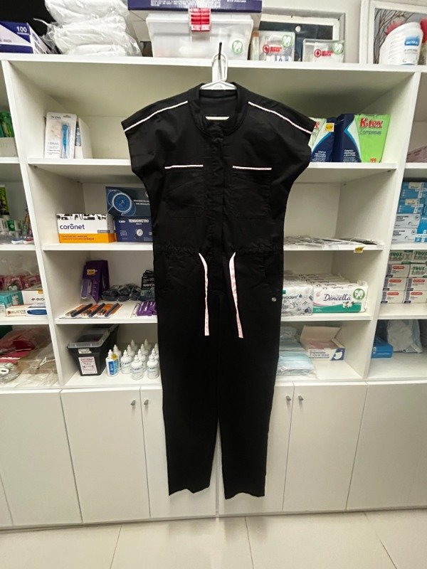 Producto - Mameluco ajustable negro NBS