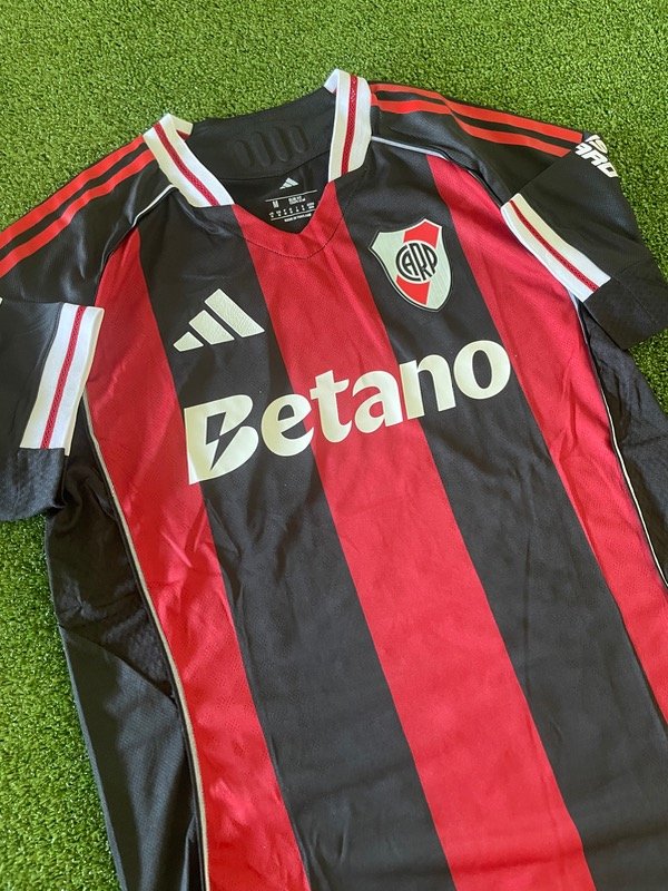 Producto - River Visitante 25/26 Versión Jugador