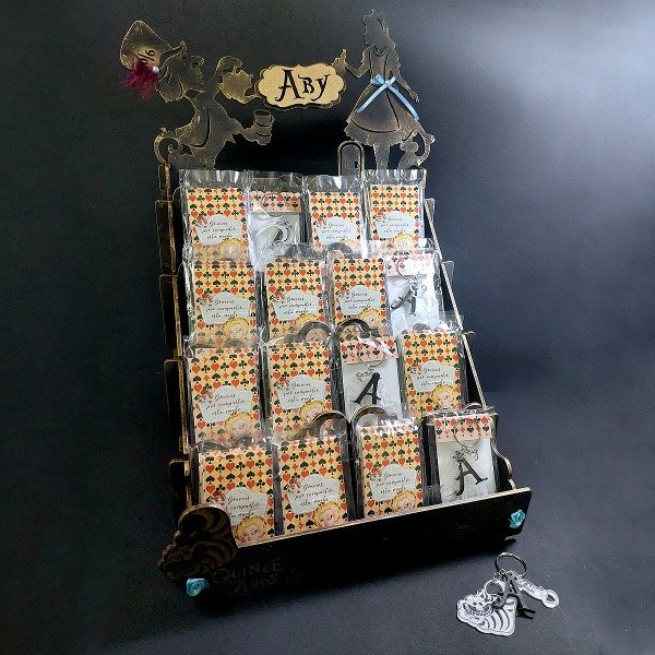 Producto - Souvenir llaveros Alicia en el país de las Maravillas con exhibidor