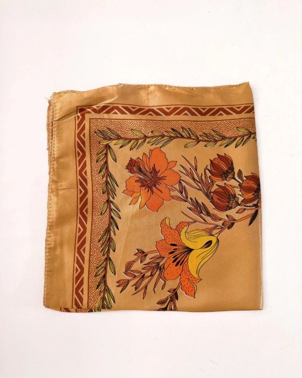 Producto - Pañuelo Floral