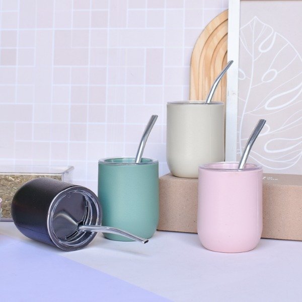 Producto - Mate antivuelco con tapa y bombilla