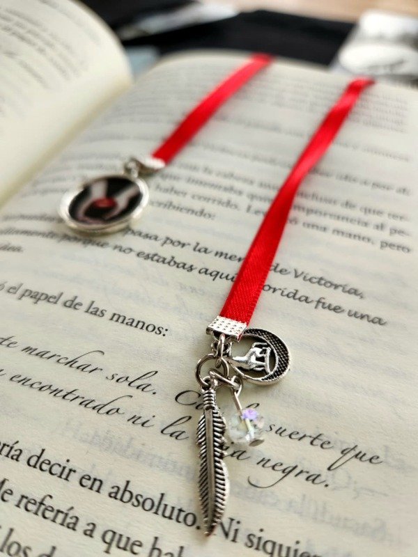 Producto - Marca páginas dijes