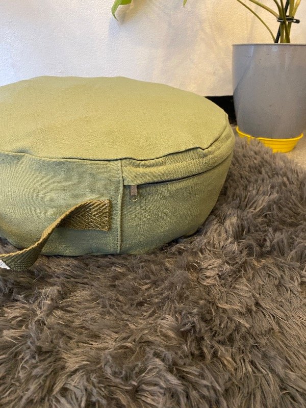 Producto - Almohadón de piso verde musgo - 1