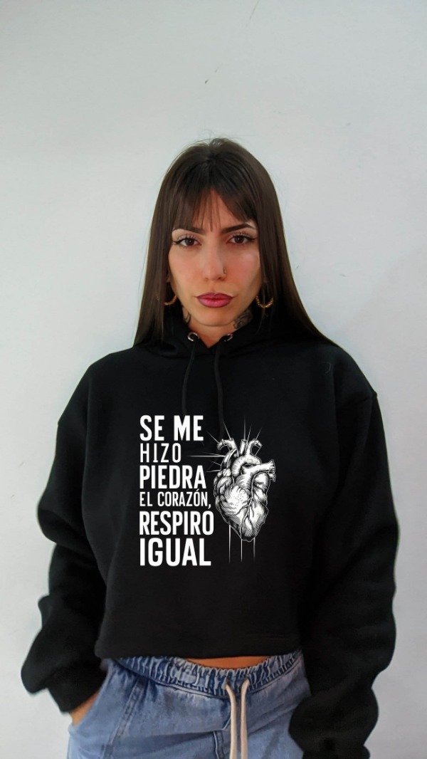 Producto - BUZO CROP FRIZA PREMIUM MUJER INDIO SE ME HIZO PIEDRA EL CORAZON