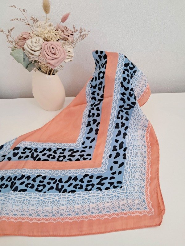 Producto - Pañuelo 70x70cm modelo 14