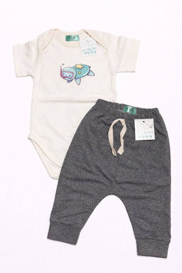 Producto - Dúo body crudo tortuga y babucha gris