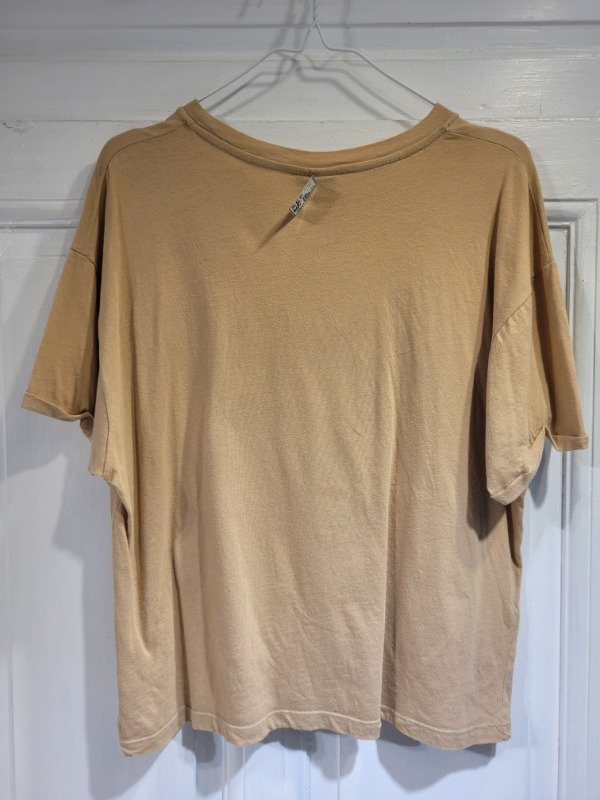 Producto - Remera DISNEY beige logo Mickey- Talle S/M- PRECIO: 23x - 2