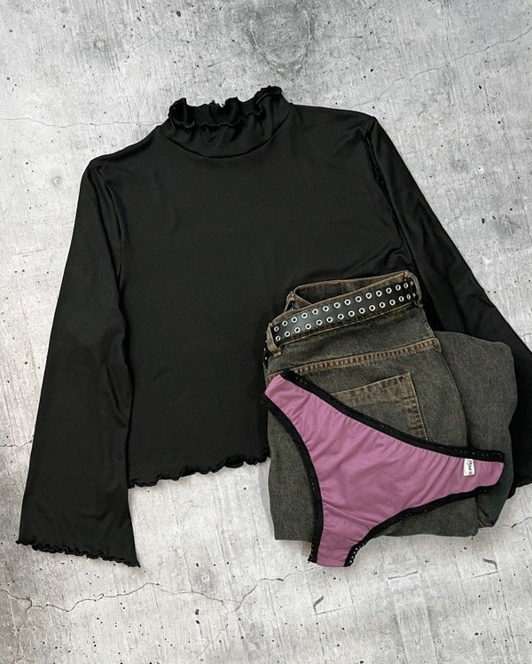 Producto - Polera MESH negra