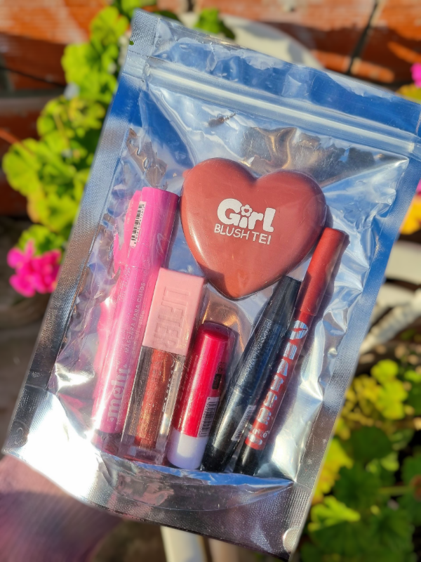 Producto - Combo de maquillaje "Red Velvet"