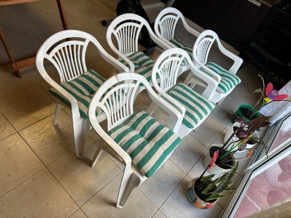 Producto - JUEGO 6 SILLAS PLASTICAS CON ALMOHADON (1 MIN DET). PRECIO POR TODAS #12127