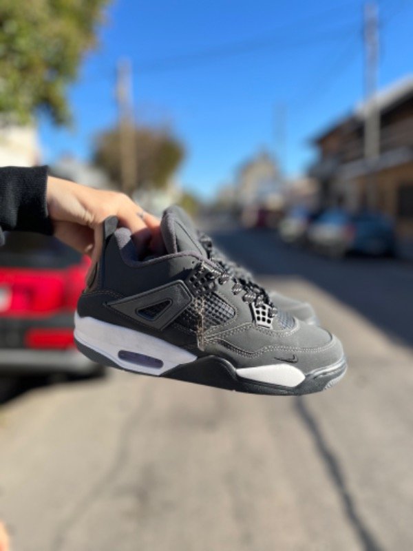 Producto - JORDAN RETRO 4 X NORTH FACE