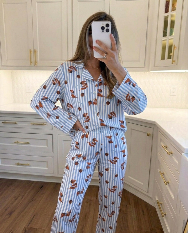 Producto - Pijama camisero largo - Celeste y blanco con salchis