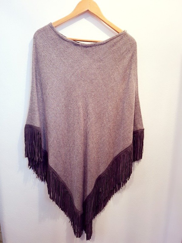 Producto - Poncho con flecos