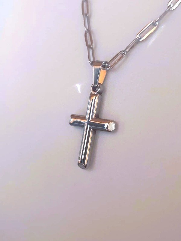 Producto - Collar cruz plateado