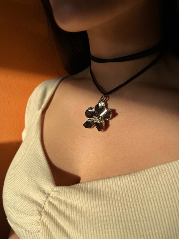 Producto - dije flor cerezo