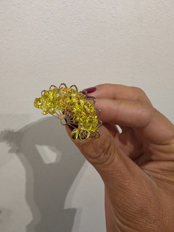 Producto - BROCHE ABANIQUITO DORADO CON PIEDRAS LIMA ESPAÑOL