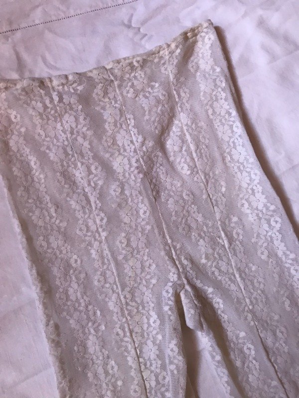 Producto - Vintage flowered lace leggins.