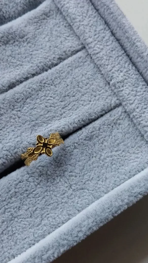 Producto - Anillo cintillo de Flor