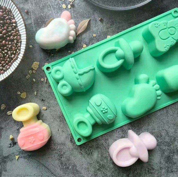 Producto - Molde bebe , mamadera , chupete , piecitos , sonajero - 1