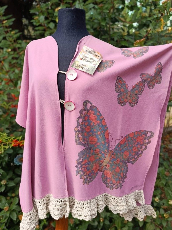 Producto - Ruana de tela "mariposas"