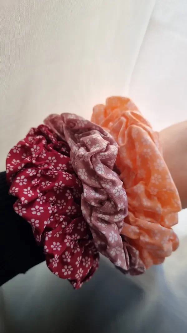Producto - Scrunchies florcitas varios coloreees