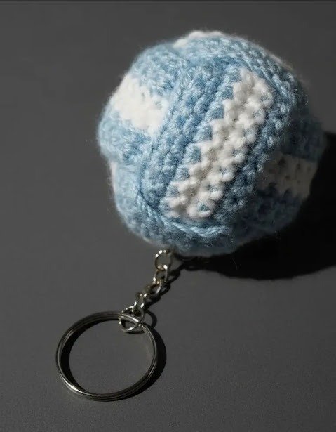 Producto - Llavero pelota de fútbol tejido a crochet