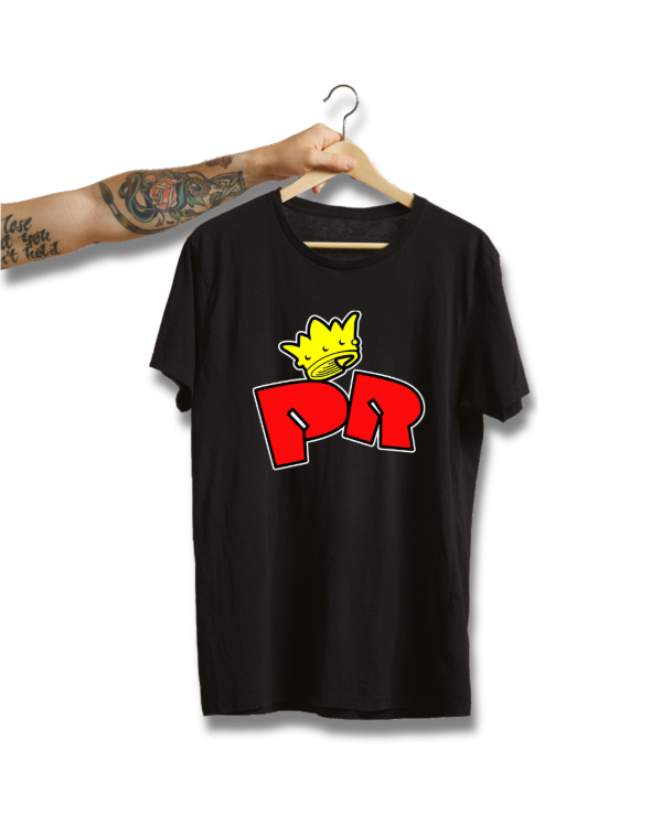 Remera con logo