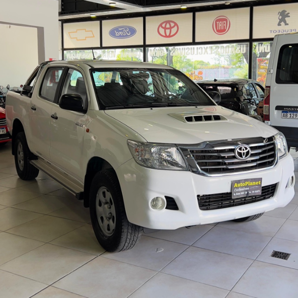 Producto - Toyota Hilux Dx Pack Elect 4x2 (2014)