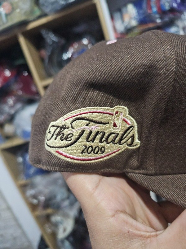 Los Angeles Lakers Vintage Finals 2009 Side Patch de Mitchell And Ness, talle 8 — imagen 4