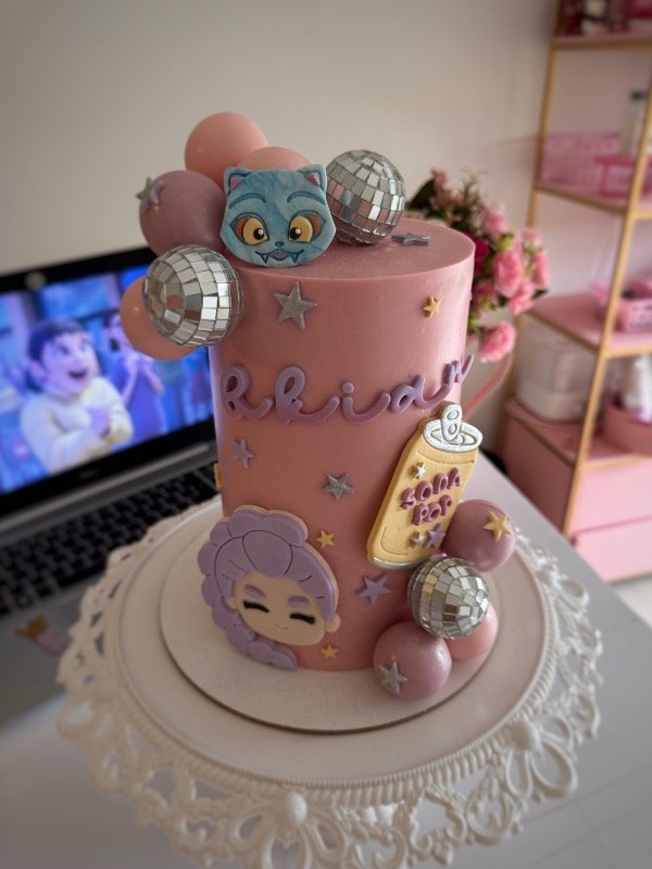 Producto - Clase presencial e individual de torta alta en buttercream