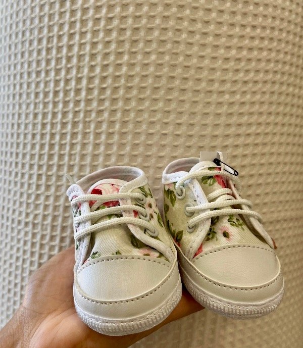 Producto - Zapatilla flores - Talle 17