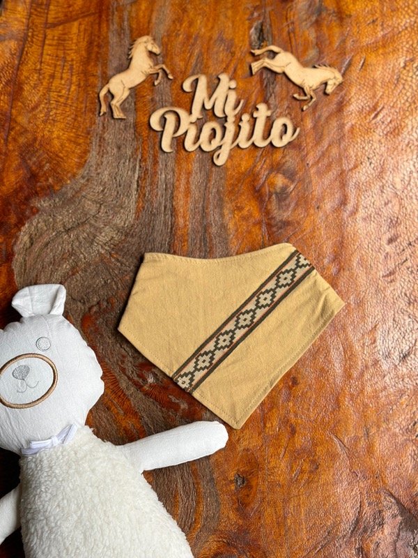 Producto - Babero Guardapampa Mostaza + porta chupete