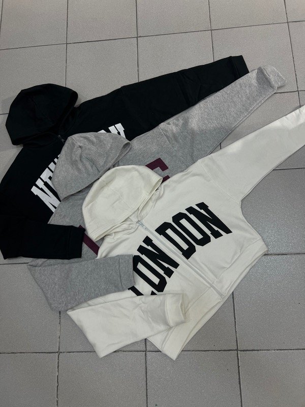 Producto - Campera crop estampada frizada