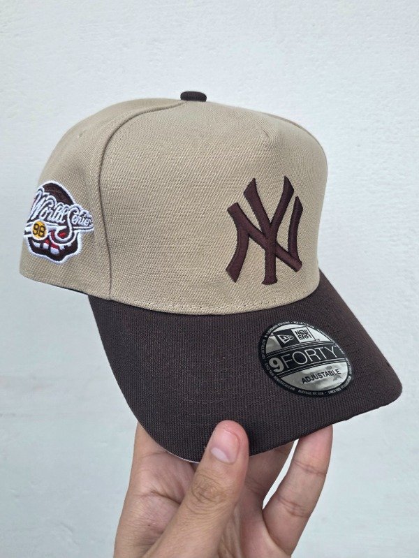 Producto - New York Yankees Brown World Series 98 New Era 9FORTY Adjustable A-Frame